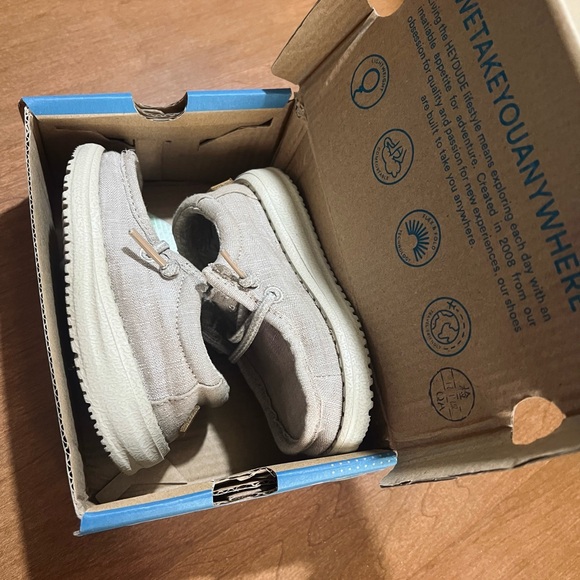 Hey Dude Toddler Shoes - Tan Size 6 - Picture 3 of 6